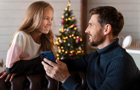 «Позвони мне, позвони»: россияне в Новый год по...