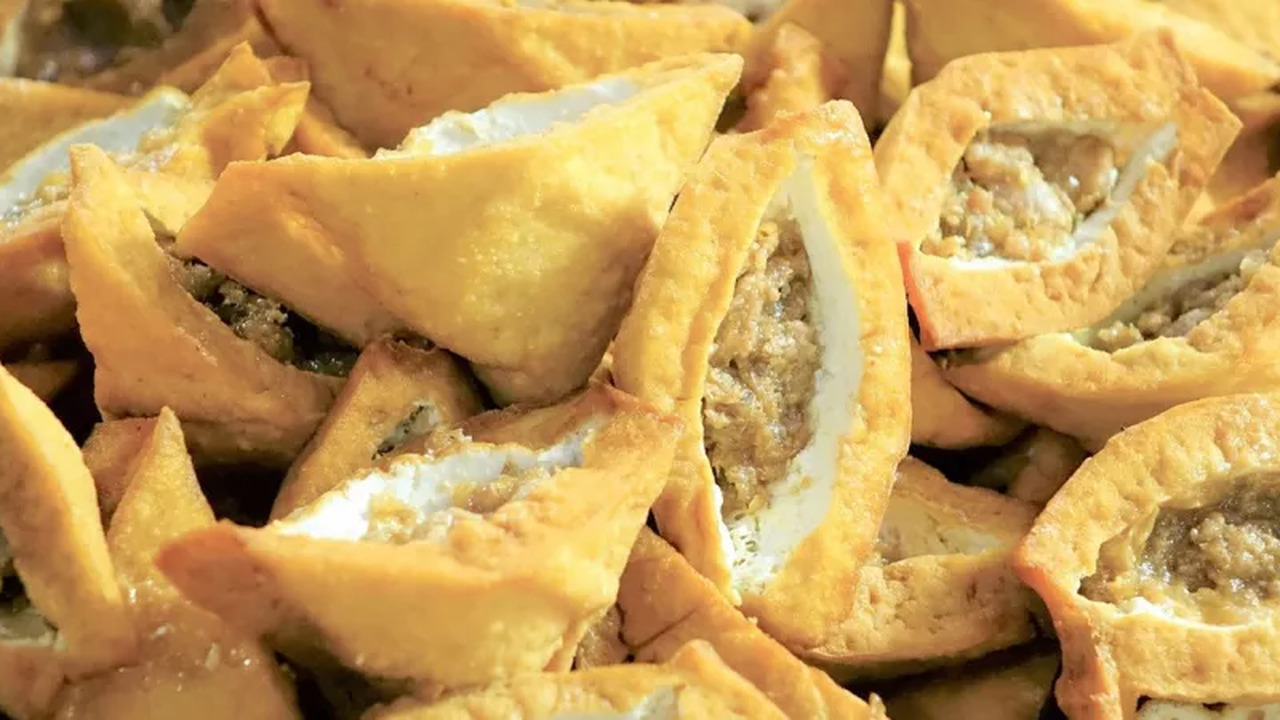 Покупаю самый простой куриный фарш — ох как вкусно получается. Всех подруг научила — все в восторге Конвертики с фаршем: хрустящие, ароматные и гот...
