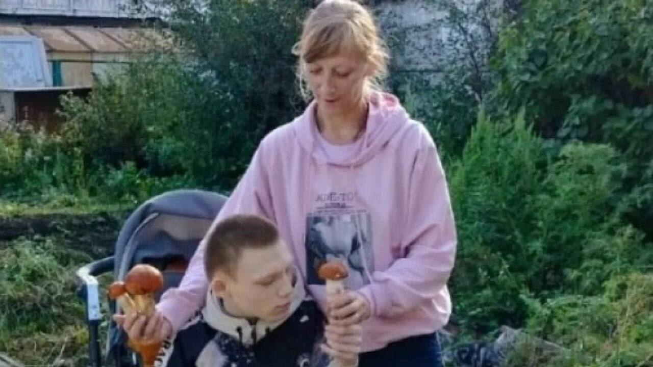 14-летний Артём из Кунгура снова живёт с мамой ...