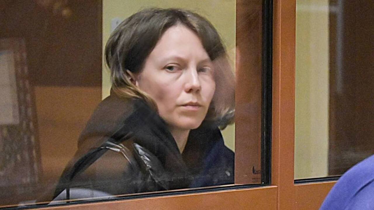 Чемодан на колёсах и мёртвое молчание: как в Перми мать убила сына Летом 2024 года кадры с камер наблюдения облете...