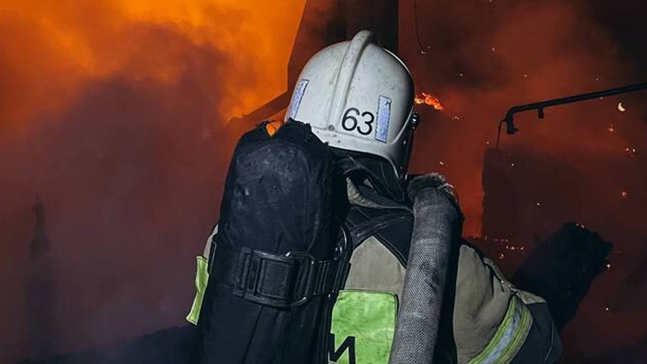 В Перми на улице Красновишерской поздним вечеро...