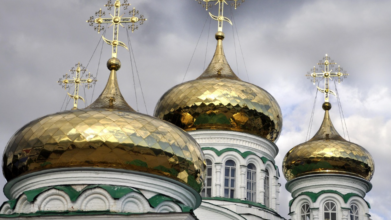 В РПЦ объяснили, почему нельзя забирать землю с кладбища Священник Александр Решетов объяснил, что кладб...