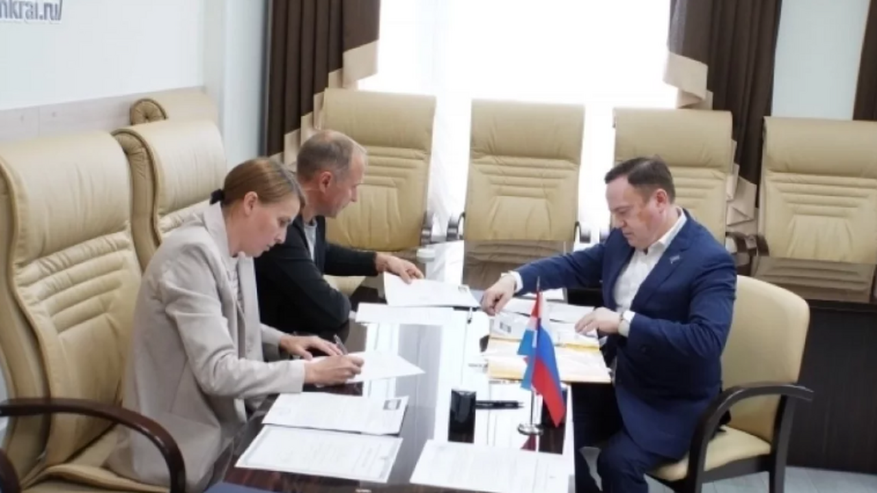 Избирком зарегистрировал еще двух кандидатов на выборы губернатора Прикамья В Пермском крае продолжается регистрация кандид...