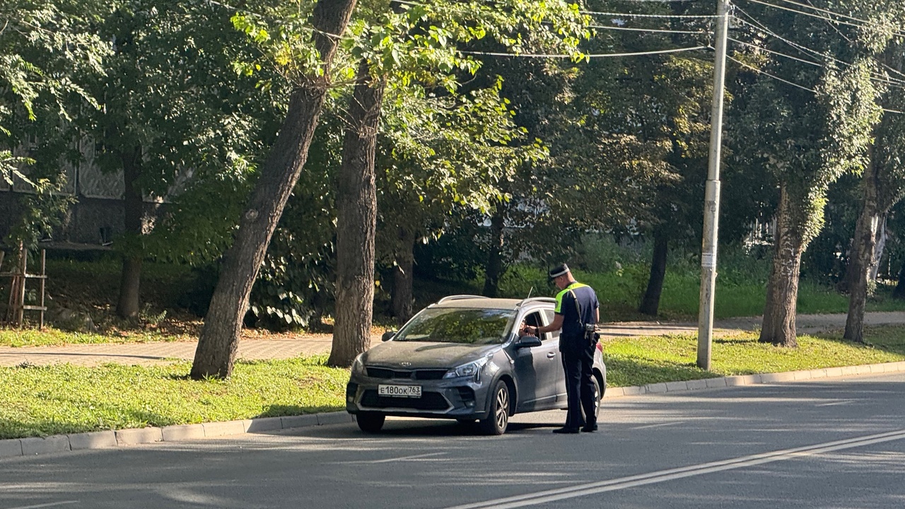 Заглушил двигатель — попал под штраф: новое правило ПДД доводит водителей до ручки Глуши мотор – плати штраф? Новые правила остано...