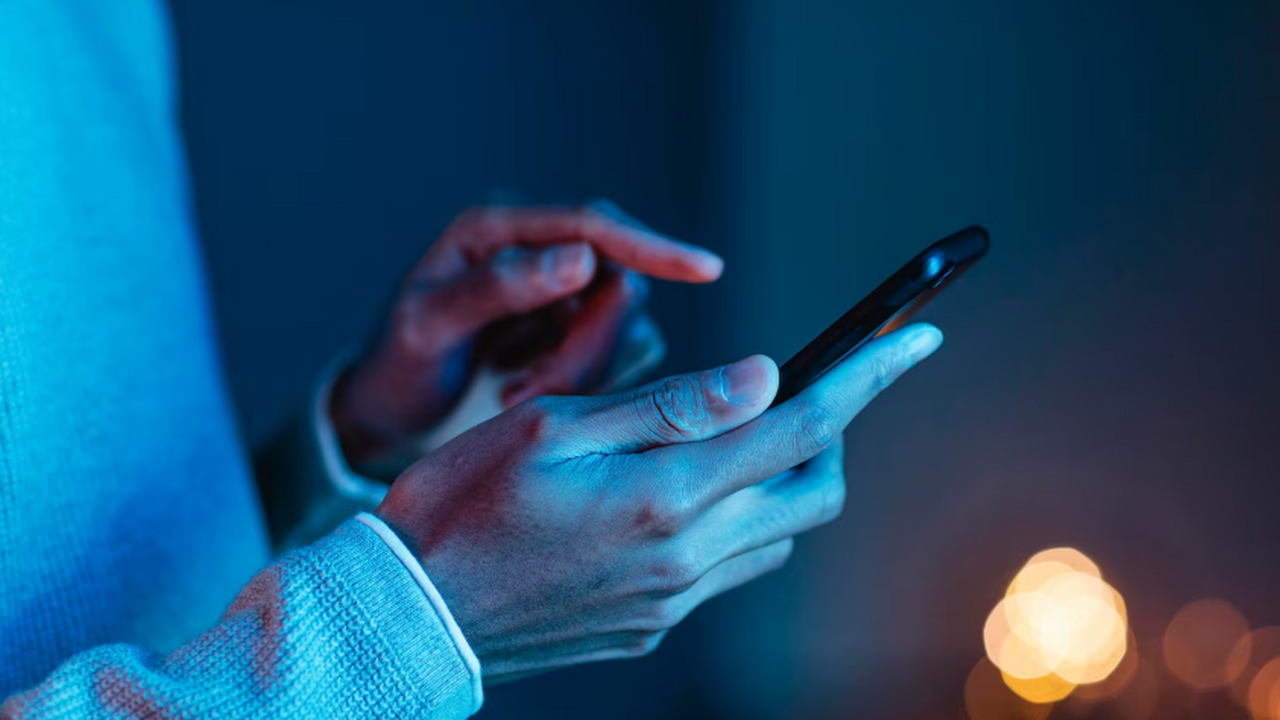 Не только блокировка звонков, а что-то гораздо суровее: WhatsApp* вводит новое правило для россиян В конце августа в популярном мессенджере WhatsA...
