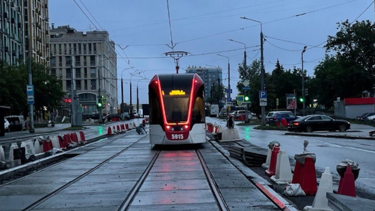 Названа причина массовой остановки трамваев в Перми 24 июня После инцидента движение было ограничено, но во...
