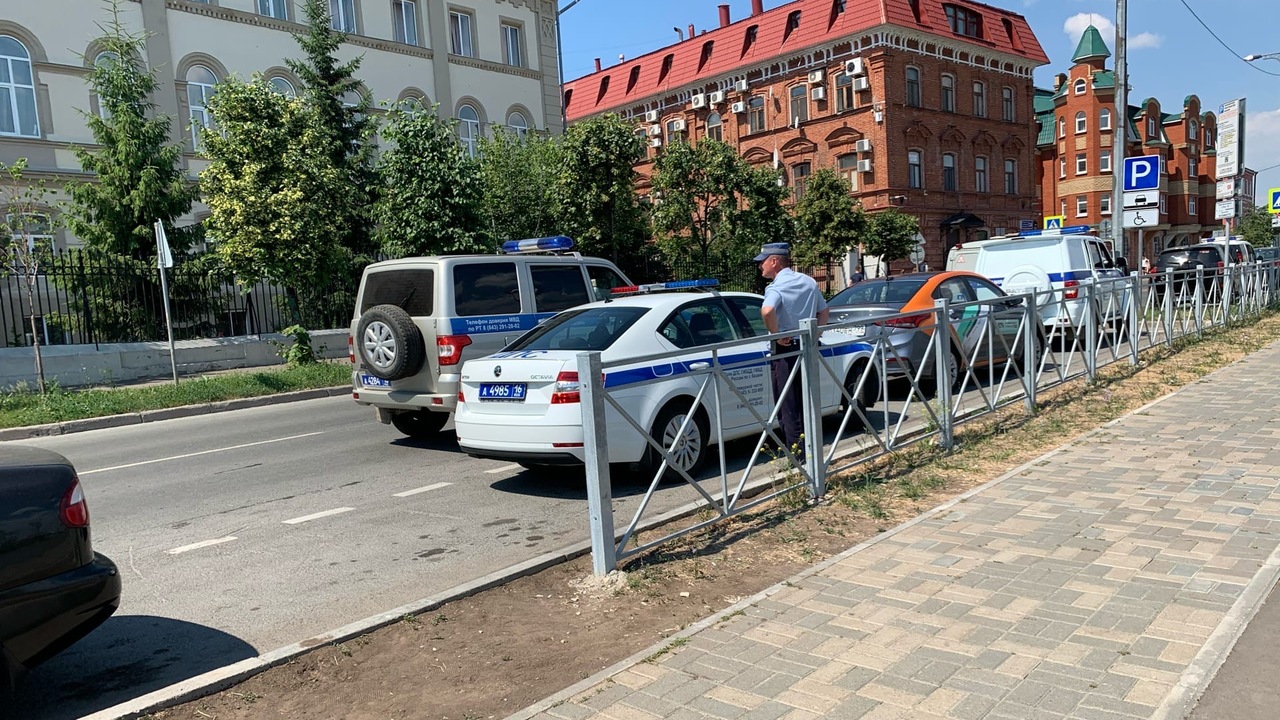Сядьте в машину ДПС без лишних споров на улице: юристы объяснили, почему такой шаг может оказаться выгоднее для водителя Остановка на дороге почти всегда начинается оди...