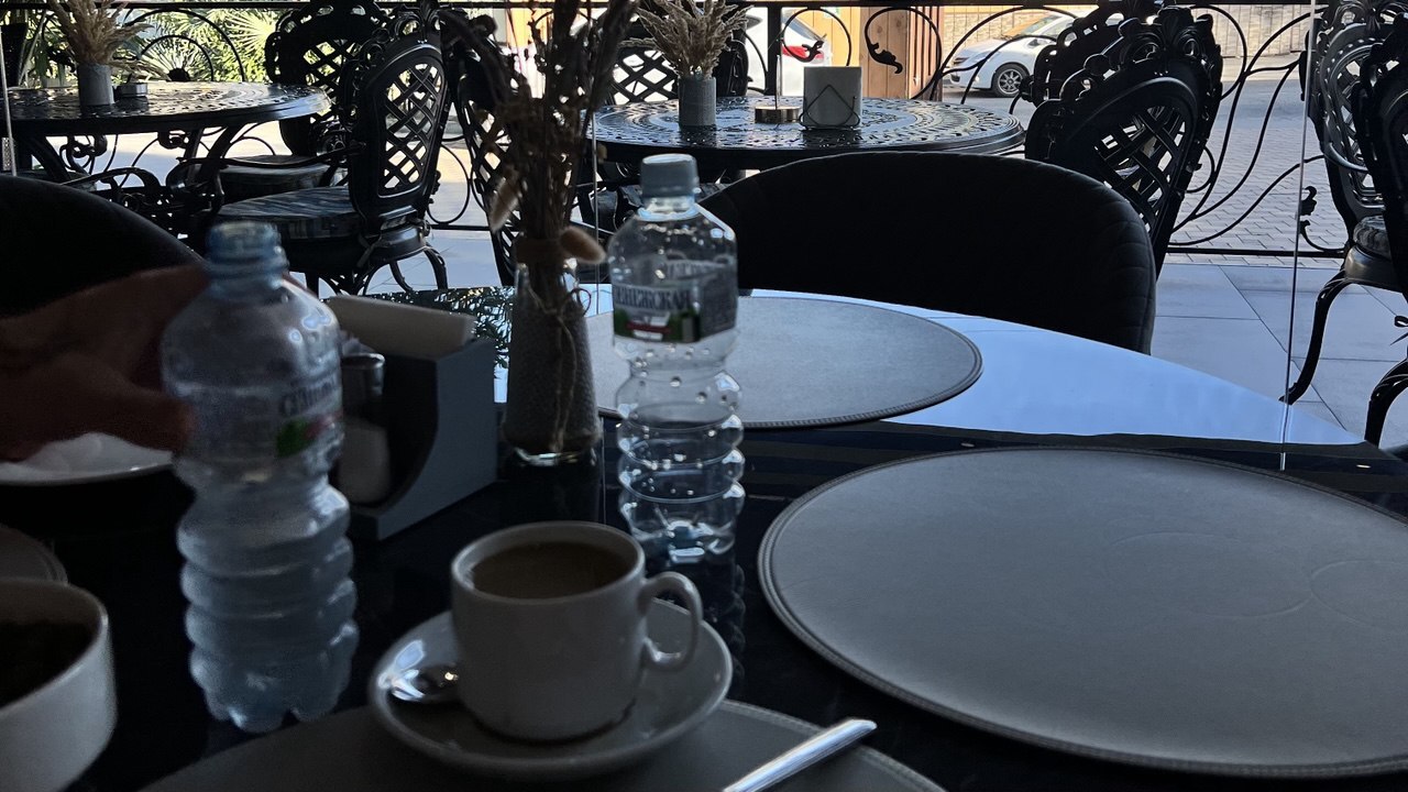 В пермском кафе «Кавказский дворик» сотрудники ...