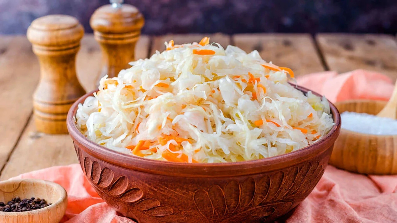 Как получить хрустящую квашеную капусту за 5 пр...