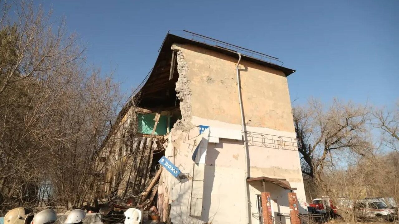 Рухнувший аварийный дом на Чкалова в Перми снесут до конца мая Девелопер «Брусника» сообщил, что аварийный дом...