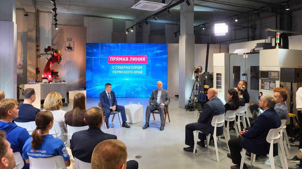 Махонин рассказал, где разместили жителей пострадавшего дома Губернатор Пермского края Дмитрий Махонин во вр...