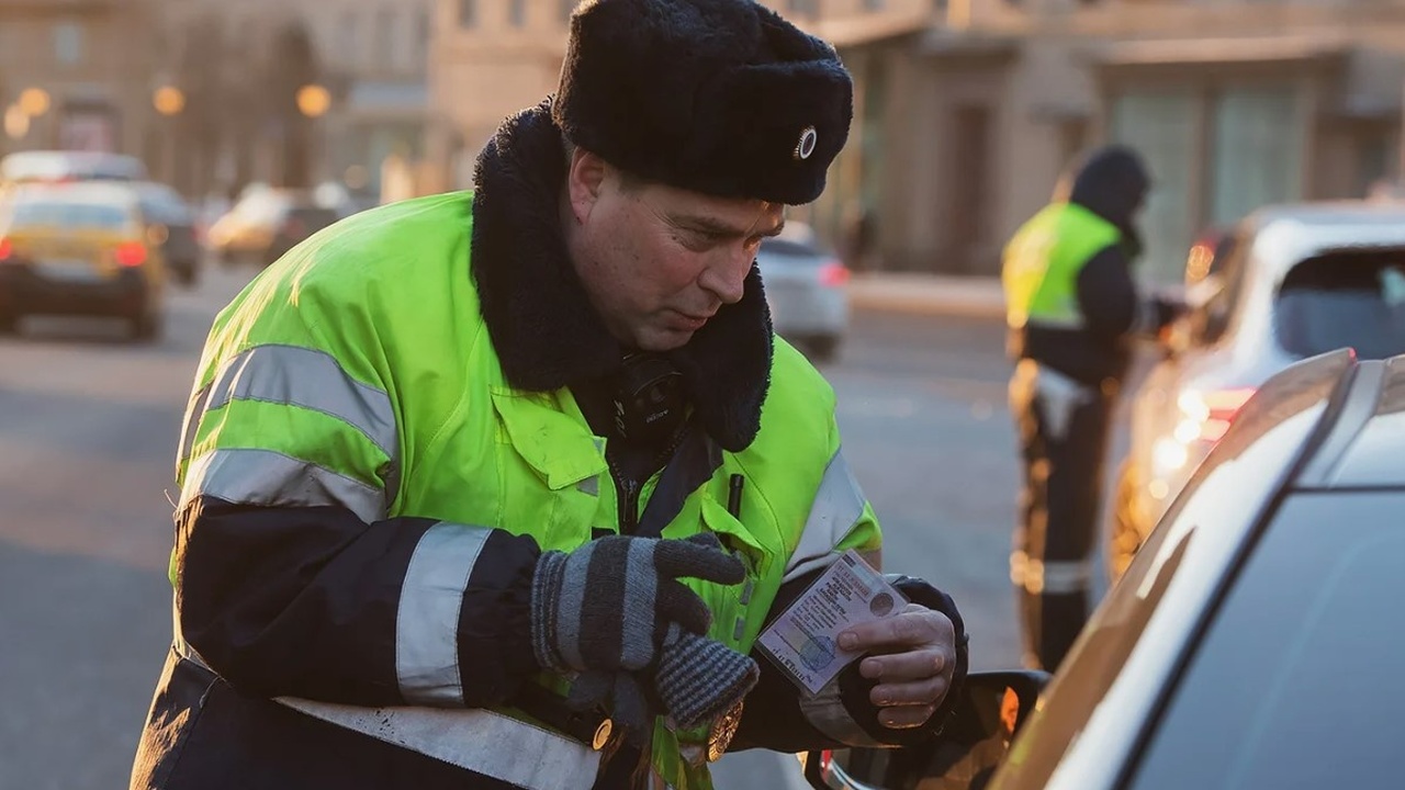 Водители ликуют — Госдума официально одобрила 2 закона, которые изменят жизнь за рулём к лучшему В 2025 году в России вступают в силу новые прав...