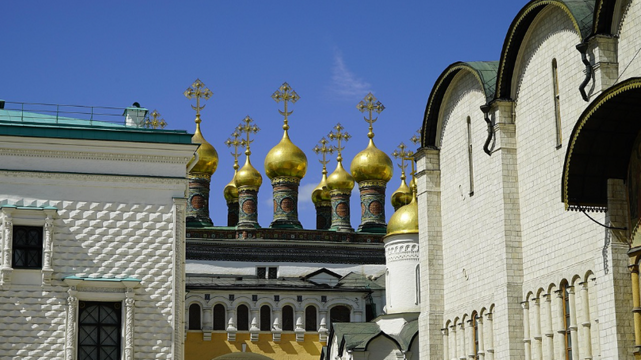 Снится покойник и зовет с собой: Священник рассказал, что делать в таких случаях Он отметил, что в подобных снах важно...