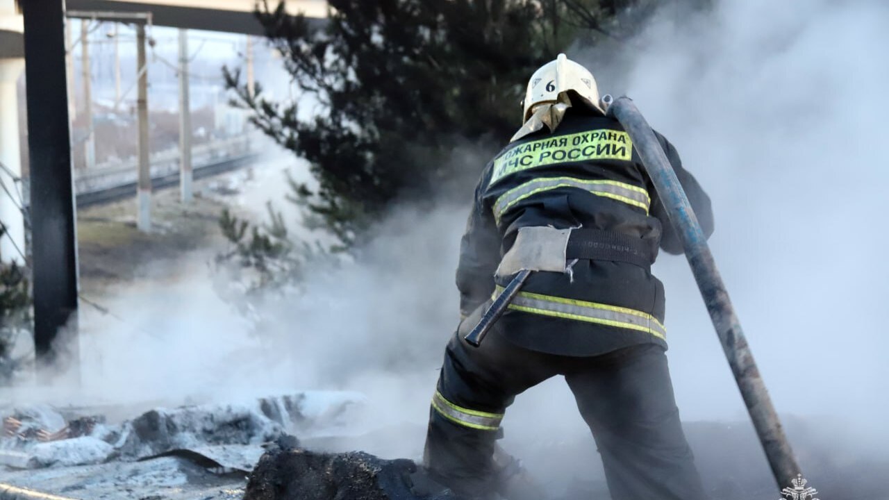 В Перми на крыше здания загорелся утеплитель Пожар был успешно ликвидирован