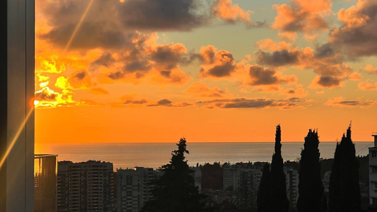 В Сочи обсудили новые правила надзора в туристической сфере В Сочи состоялось совещание под руководством за...