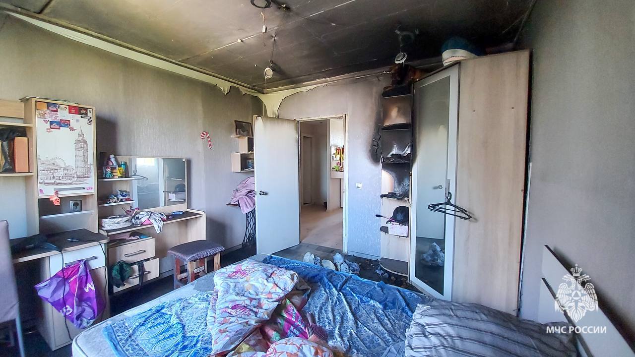 В Пермском крае пауэрбанк вспыхнул во время зарядки Огонь успел распространиться по комнате