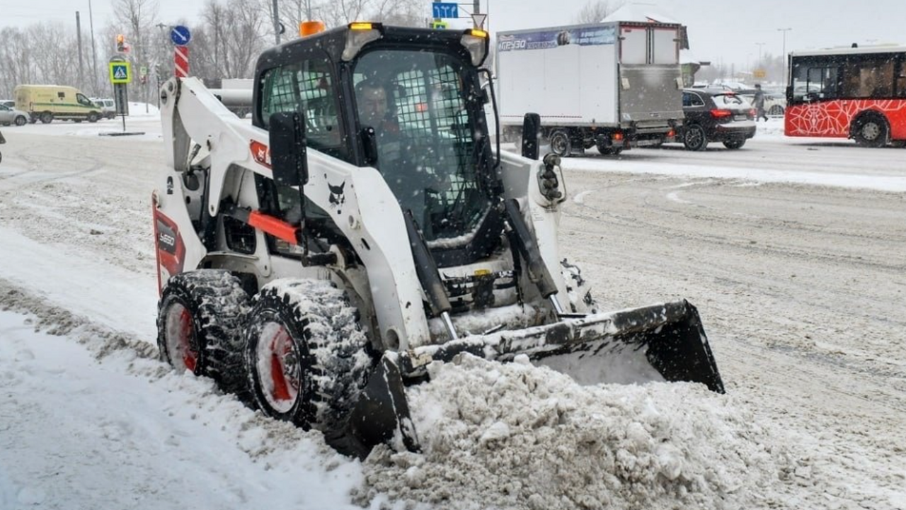 Мэр призвал водителей не оставлять свои автомоб...