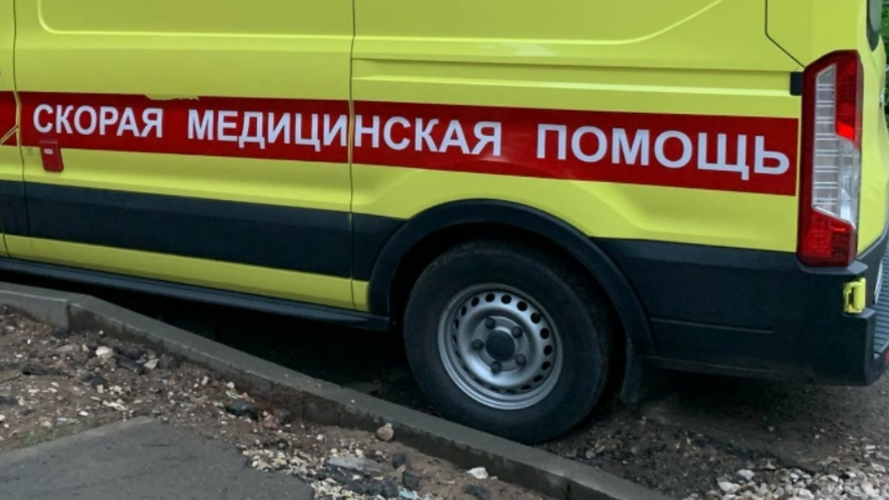В Перми автомобиль сбил на шоссе Космонавтов 8-летнюю девочку Авария случилась около остановки