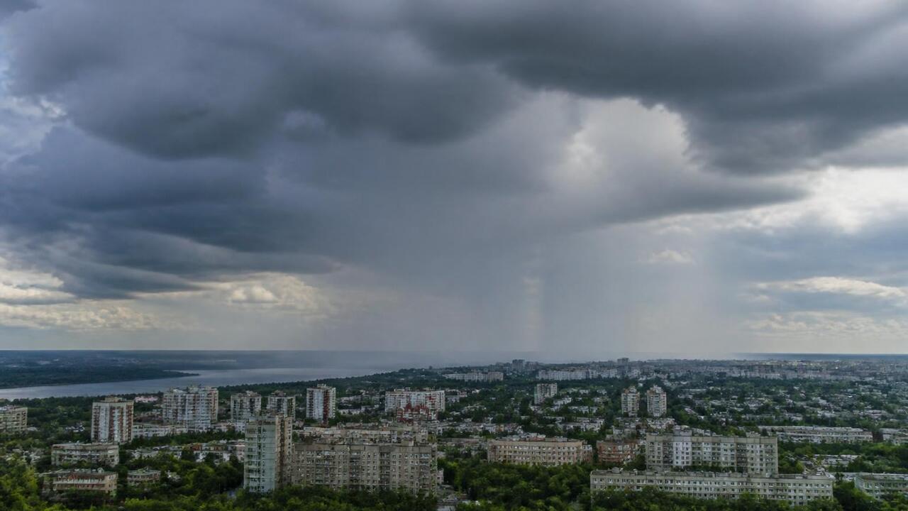 В Пермском крае 6 июля ожидается гроза В Пермском крае 6 июля ожидается гроза. МЧС вып...