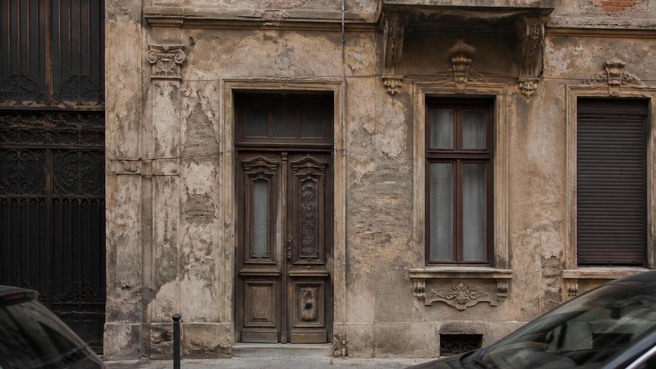 В Бухаресте туристам сдают жилье в аварийных домах В Бухаресте туристам сдают жилье в аварийных до...