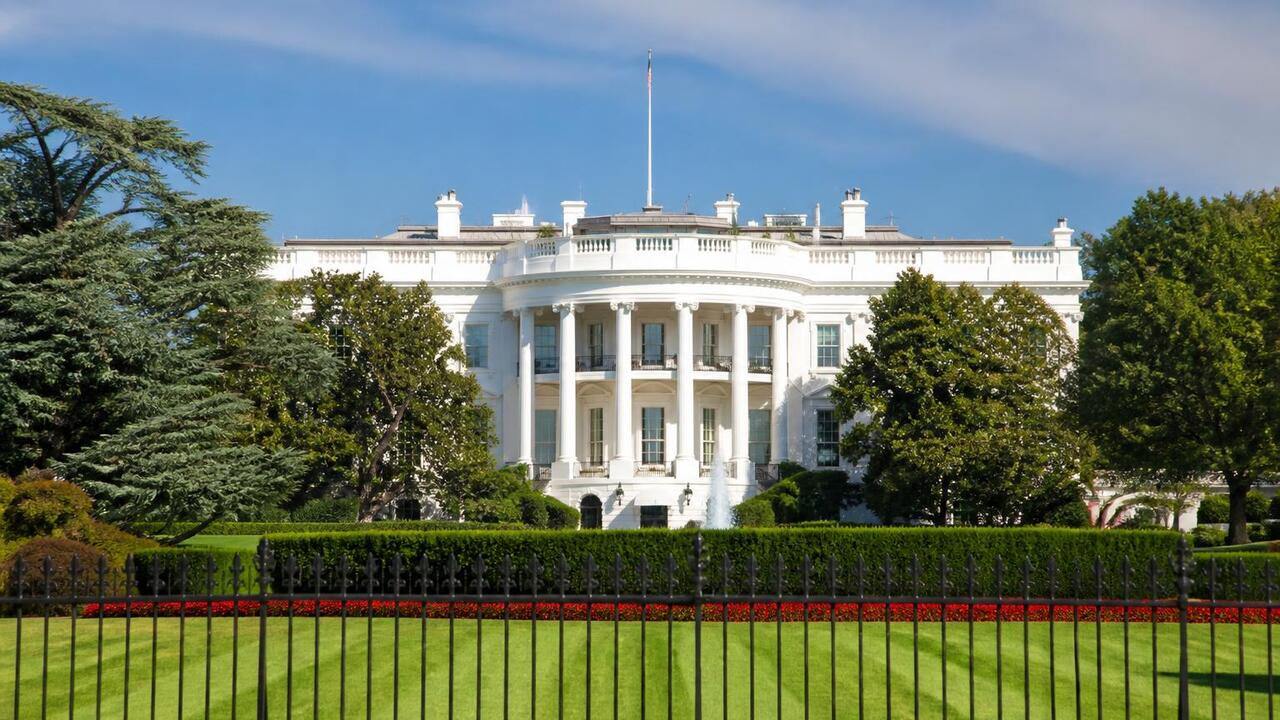Трамп решил не обострять отношения с новым прем...