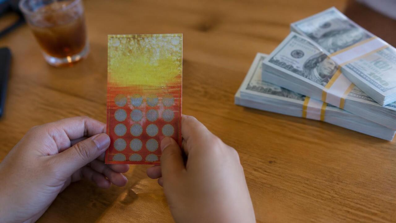 Житель Флориды выиграл джекпот Mega Millions в ...