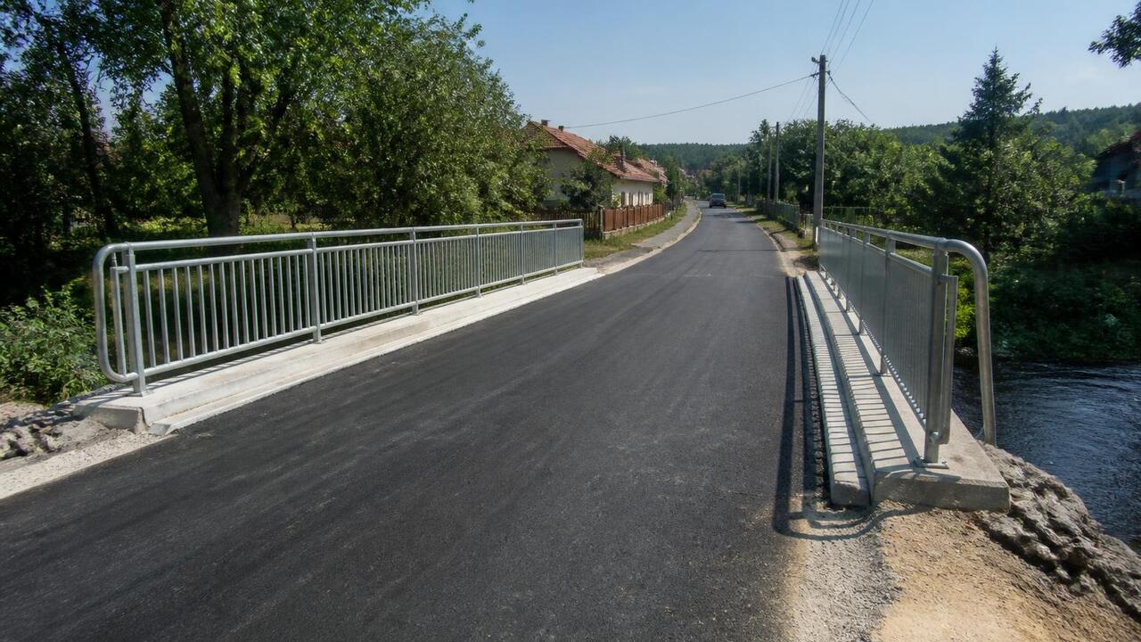 В Прикамье завершили ремонт моста через реку Платошинку В селе Платошино Пермского округа завершили рем...