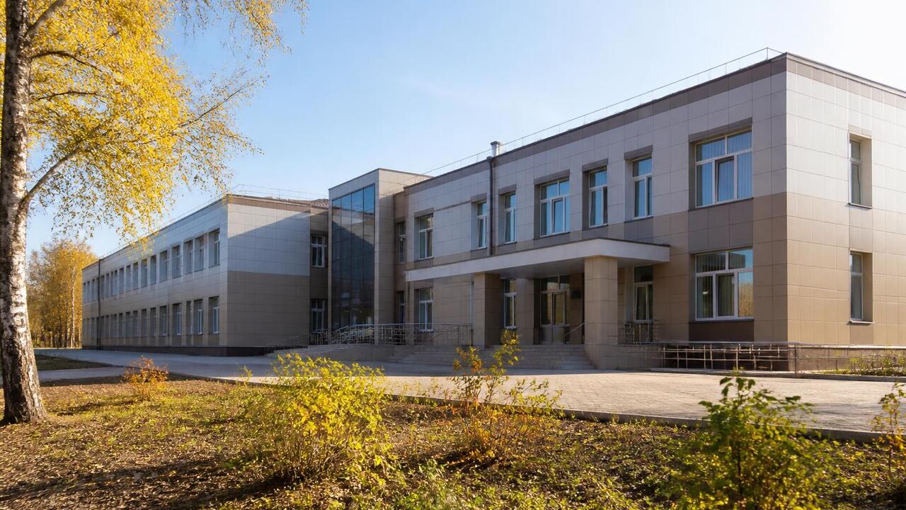 В Большом Гондыре к учебному году готов новый корпус школы на 100 мест Губернатор Пермского края проверил новый корпус...