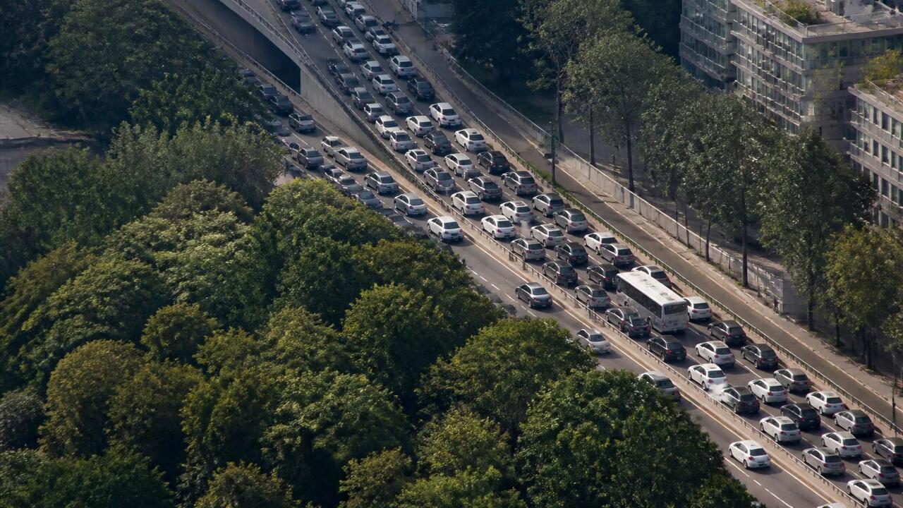 ДТП с автобусом Нытва—Пермь затруднило движение на Якутской В Перми на кольце у Соснового бора столкнулись ...