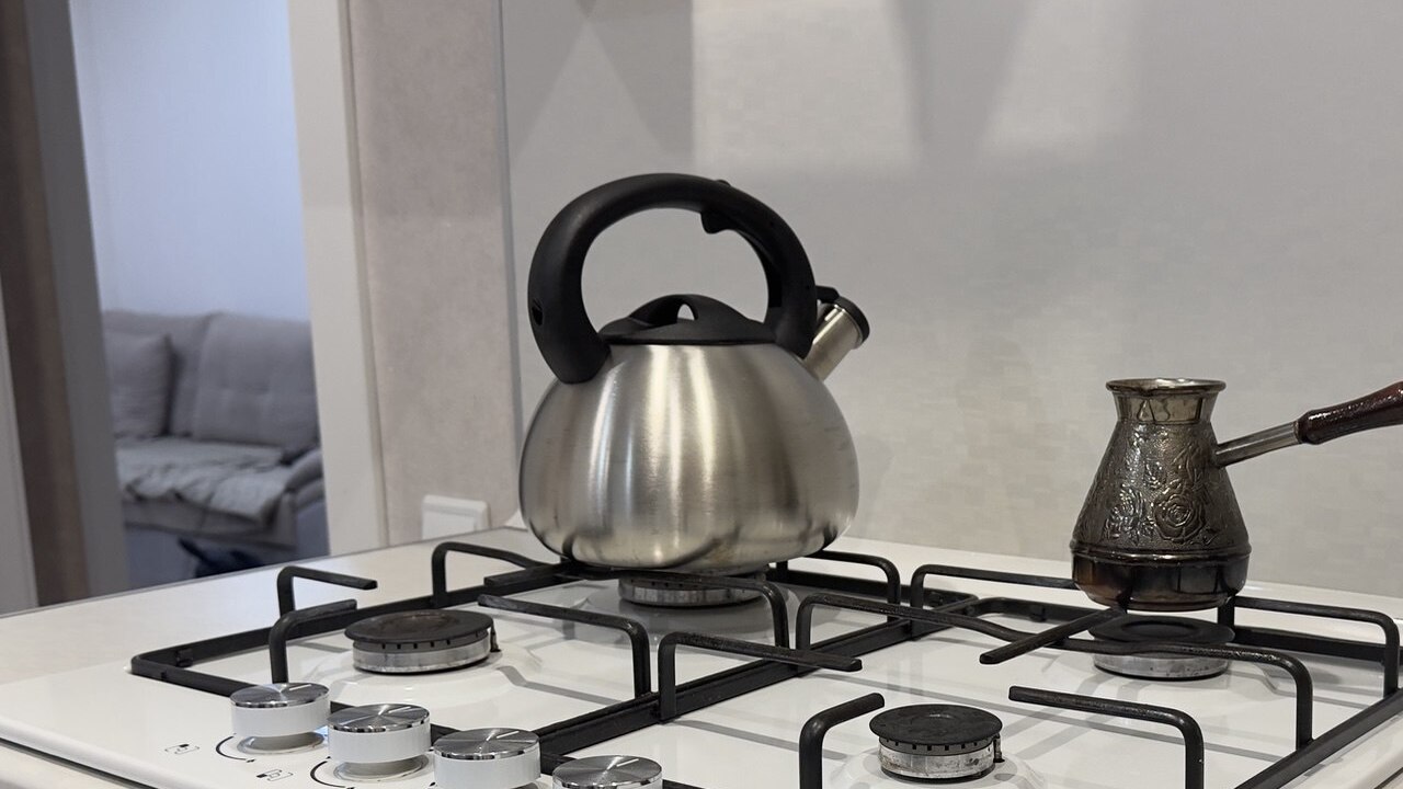 Накипь в чайнике портит вкус воды и ускоряет из...