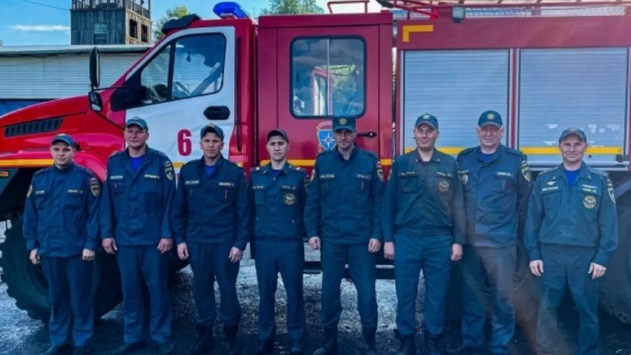 В Перми пожарные спасли 10 человек из горящего жилого дома В ночь с 4 на 5 июля в Кировском районе Перми п...