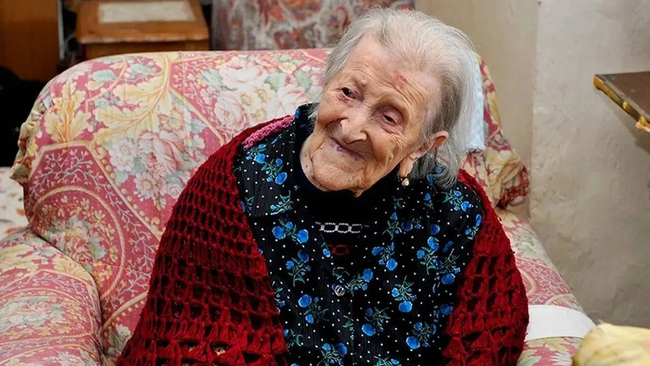 За долгие и ровные 117 лет, которые она прожила, не ела ни фруктов, ни овощей, но в её меню на протяжении жизни был всего один секрет Современные советы о долголетии часто сводятся ...