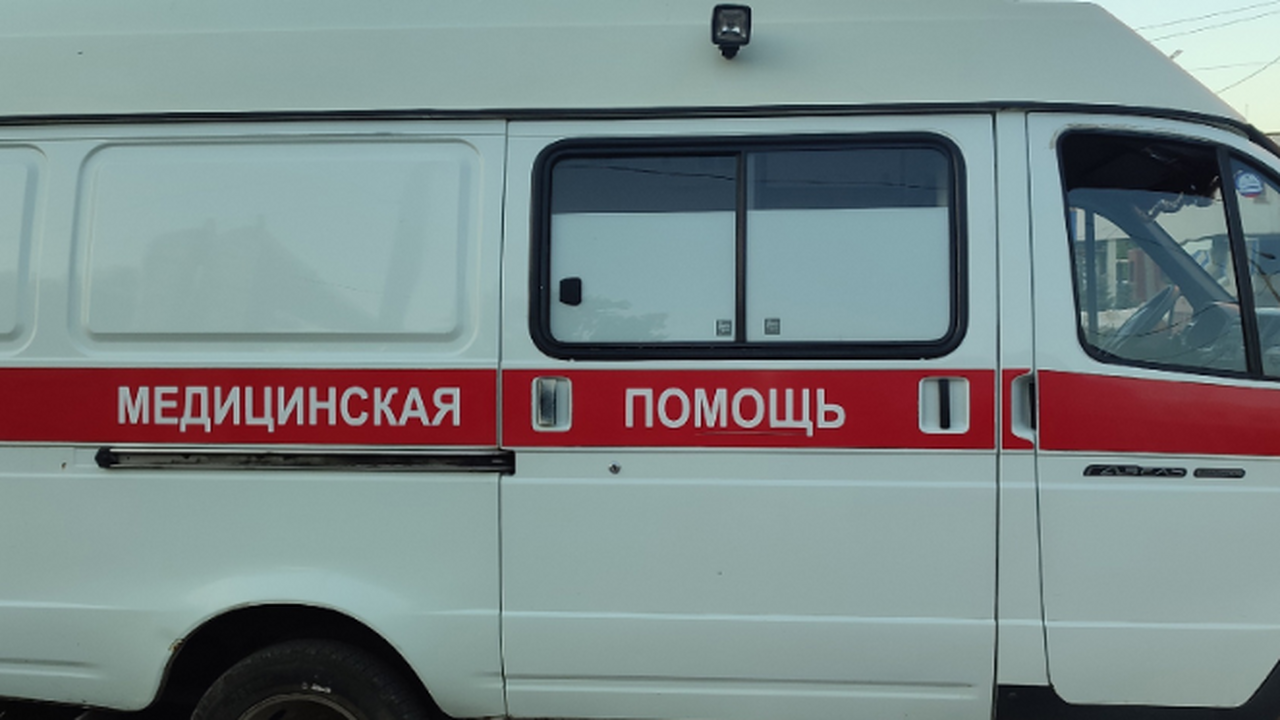 В Перми девочка зацепившись за фонтан и получила травму Очевидцы оперативно вызвали скорую помощь