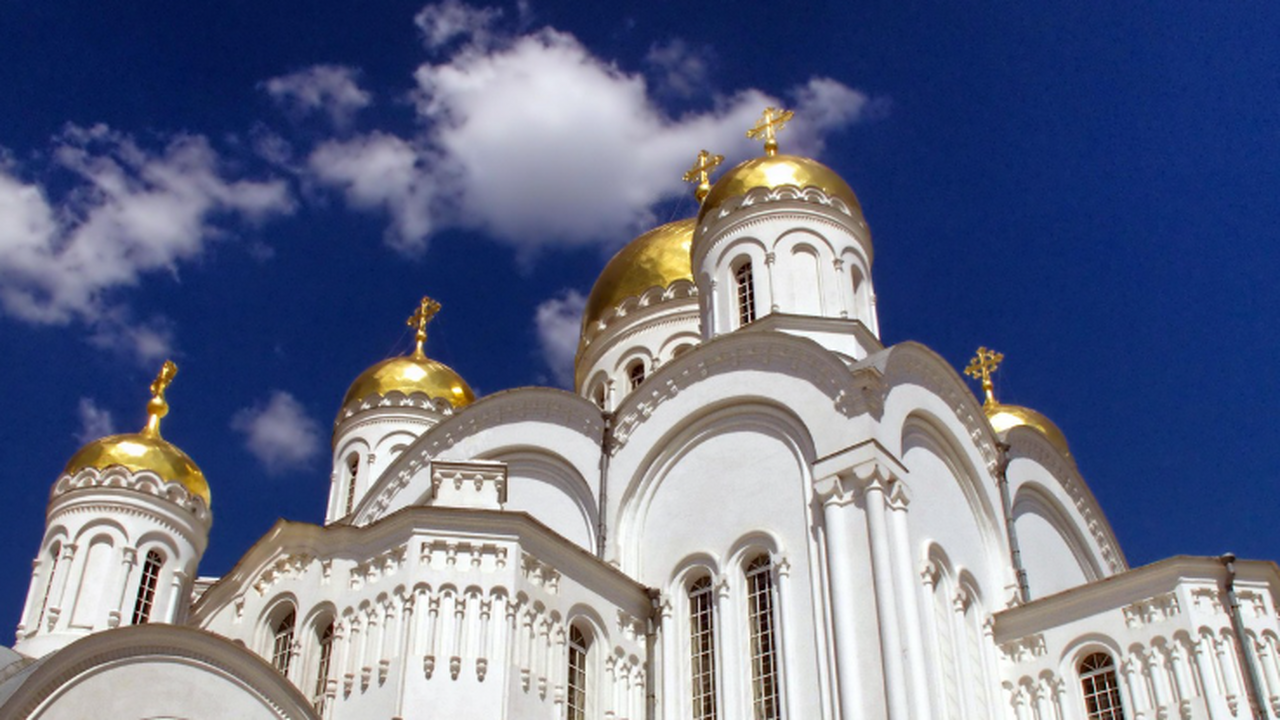 Священники рассказали о правилах размещения икон в доме Священнослужители не рекомендуют размещать икон...
