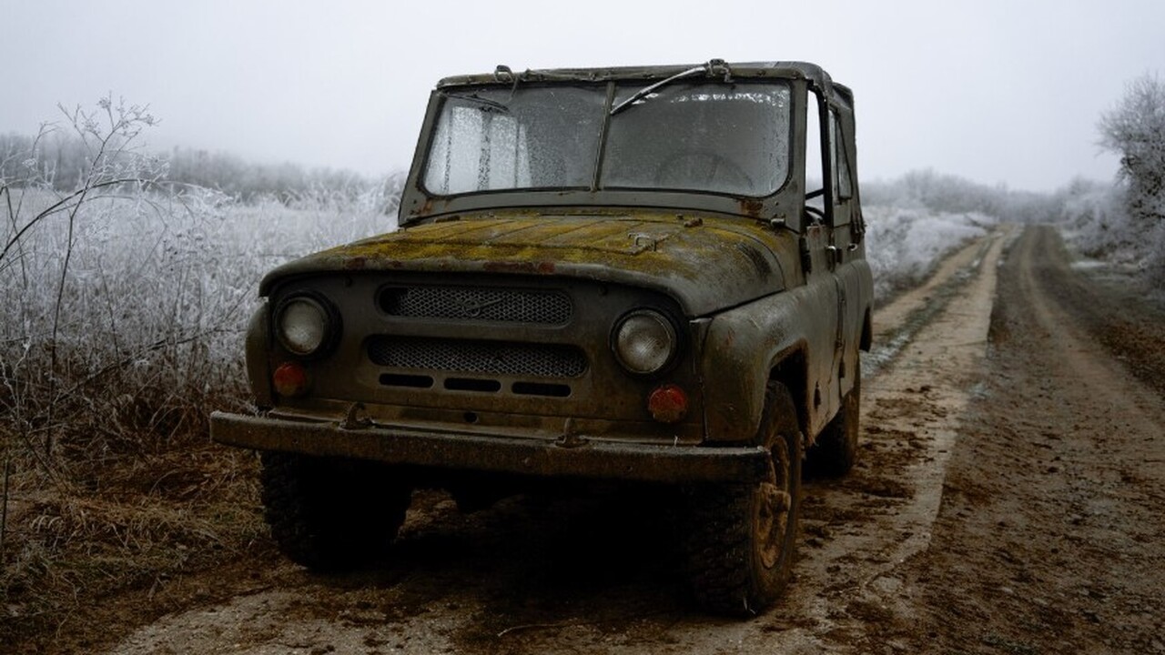 В Москве обнаружили старый автомобиль ВАЗ-2106 ...