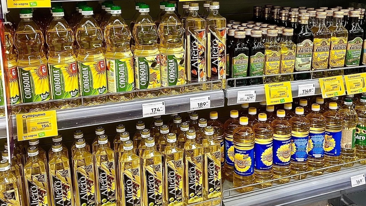 Такого масла смело можете хватать сразу по 3 бутылки: в Роскачестве назвали лучшие бренды подсолнечного масла Покупаете ли вы первое попавшееся подсолнечное ...