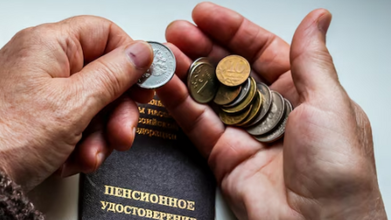 Если есть такая запись в трудовой — в Перми пенсию увеличат сразу на 30% Узнайте, как увеличить пенсию с помощью трудово...