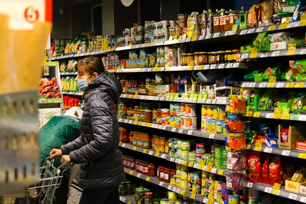 Не ждите декабря: 5 категорий товаров, которые «поднимутся» перед Новым годом – как можно просто сэкономить