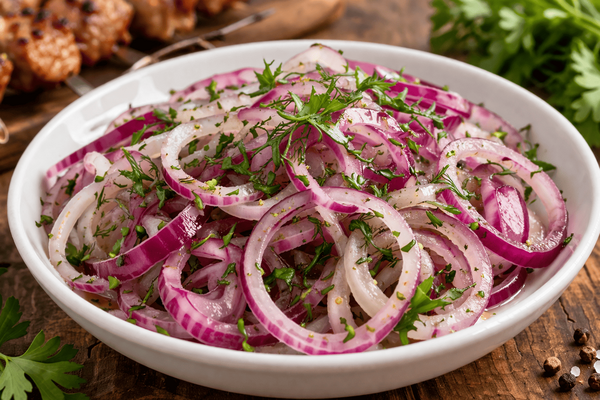 Идеальный лук к шашлыку без лишних усилий: кулинарная хитрость, которая делает вкус ярче и насыщеннее в разы