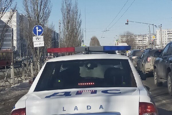 В Перми автобус №56 экстренно высадил людей из-за аварии с грузовиком