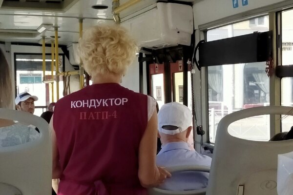 Пермячка сломала ногу, пытаясь выбраться из переполненного трамвая