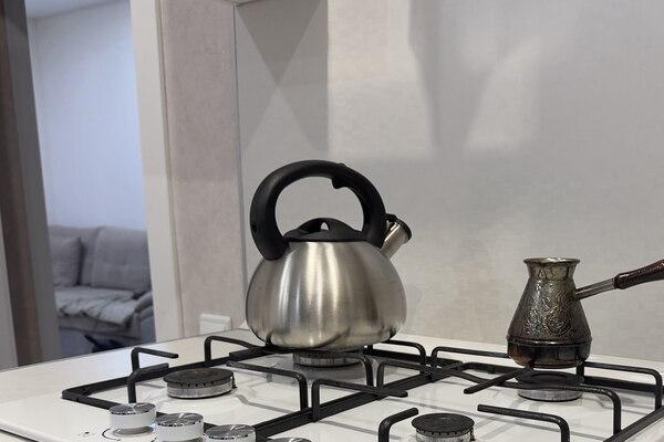 Накипь исчезает буквально на глазах: достаточно бросить в чайник всего 3 простых кусочка