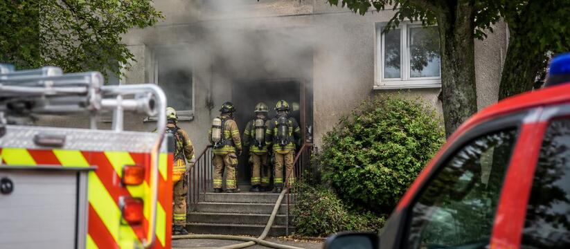 В Перми на улице Холмогорской произошел пожар в...