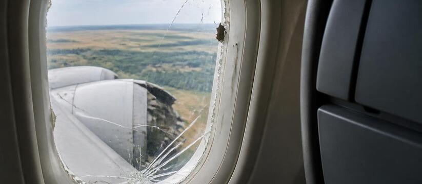 Самолет Ryanair экстренно вернулся в Салоники и...