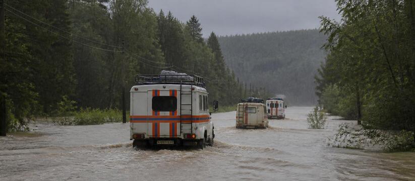 В Октябрьском округе Прикамья ввели режим ЧС из-за паводка В Октябрьском округе Пермского края ввели режим...