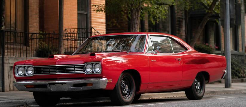 В Перми заметили легендарный американский масл-кар Plymouth Road Runner В Перми заметили классический американский масл...