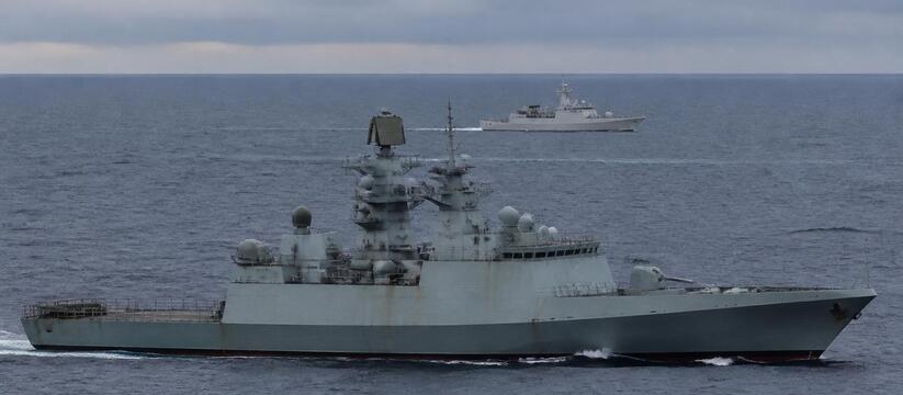 Британские военные следили за учениями российского корабля у своих берегов Британские военные отслеживали учения российско...