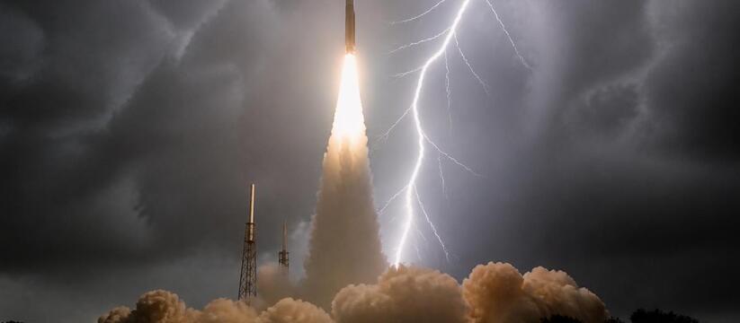 Китайская ракета Long March-3B получила удар мо...