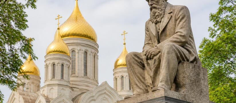Памятник Достоевскому вернулся в Дрезден и тепе...