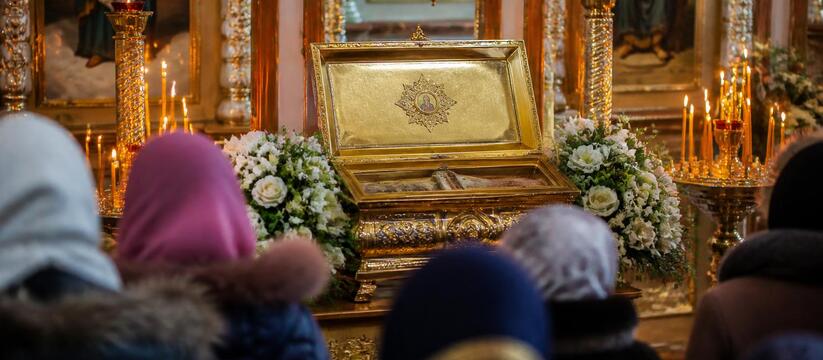 В Пермь привезли ковчег с мощами Матроны Московской В Пермь привезли ковчег с мощами Матроны Москов...